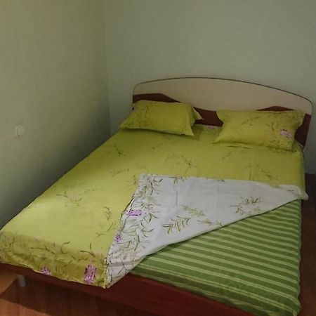 Green Rose Kiev Luaran gambar